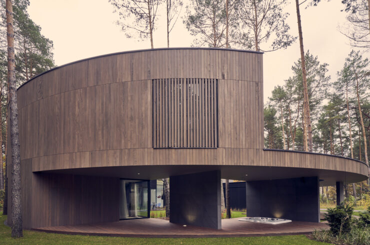 Mobius circle house